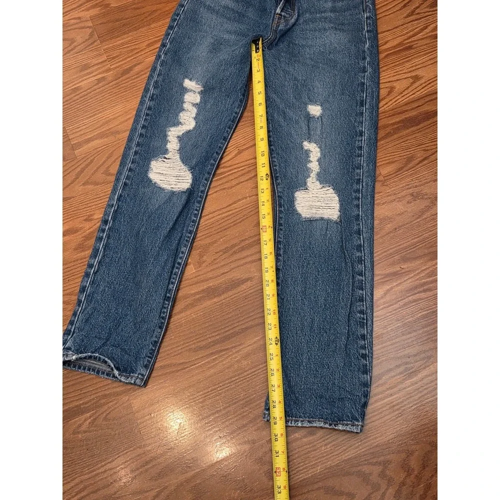 Levis Wedgie Straight Jeans Womens 26‎ Distressed Med Wash Button Fly High Rise